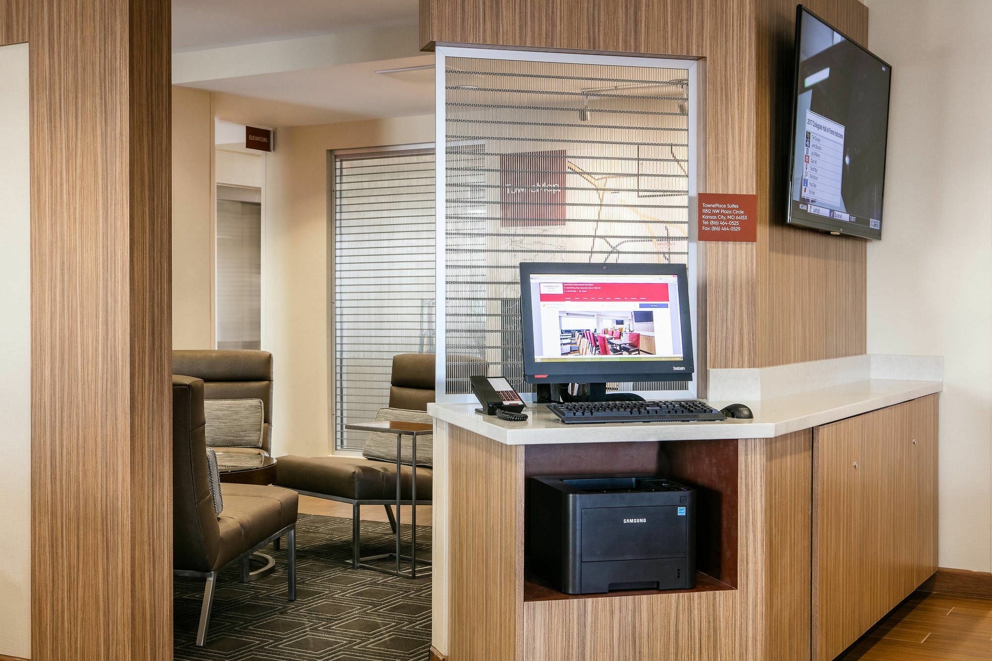 Towneplace Suites By Marriott Kansas City Airport Exterior photo
